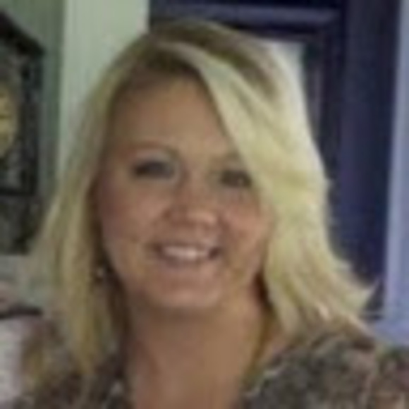 Meet your Posher, Hollie - Picture 1 of 1